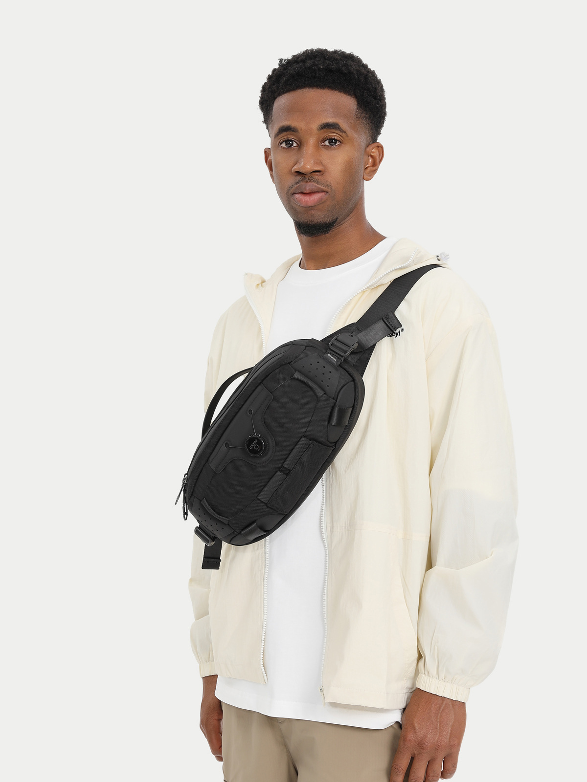 OZUKO Multi-function Chest Bag - Men'S Fashion Bag recensione e prezzo