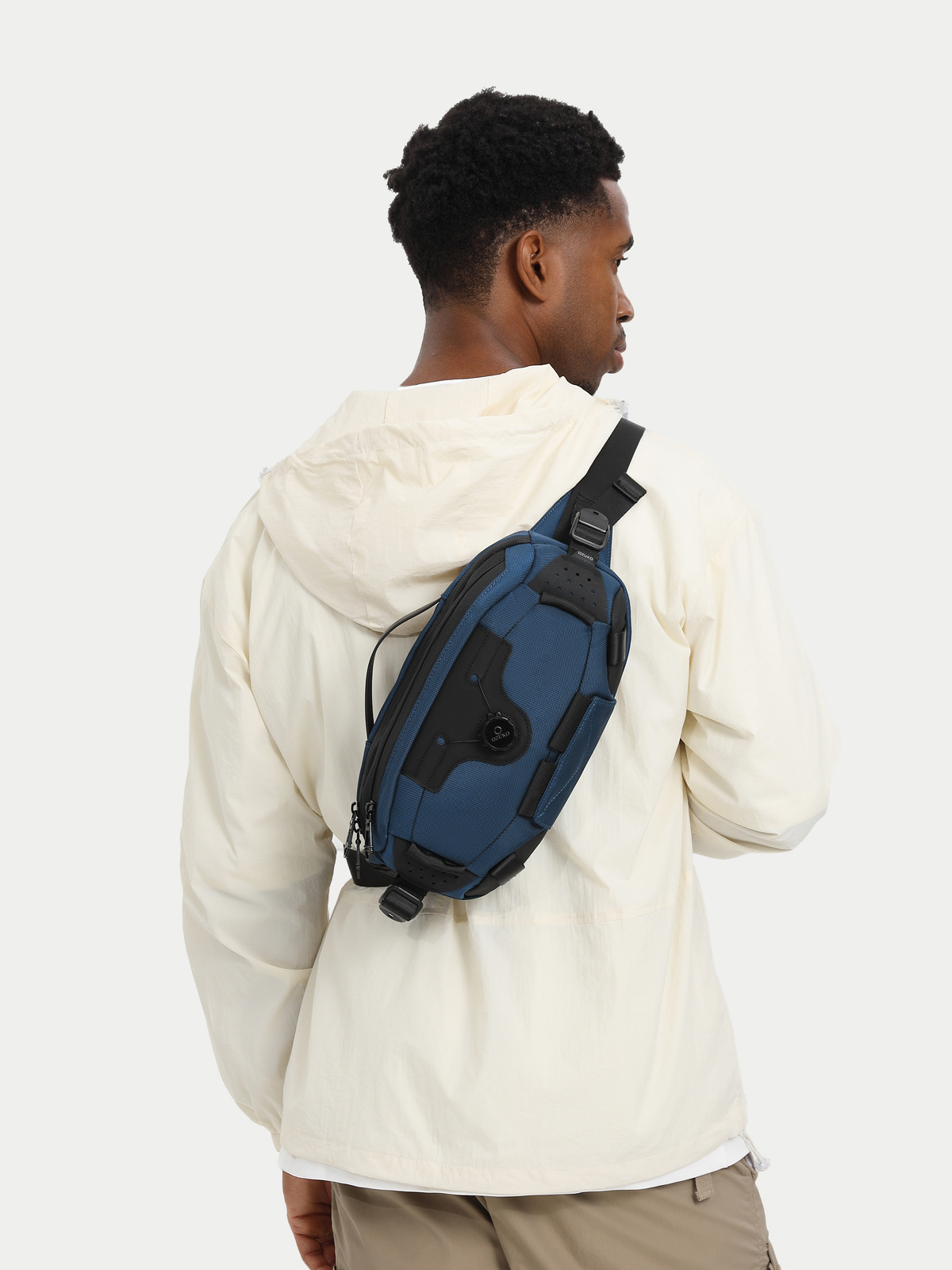 OZUKO Multi-function Chest Bag - Men'S Fashion Bag recensione e prezzo
