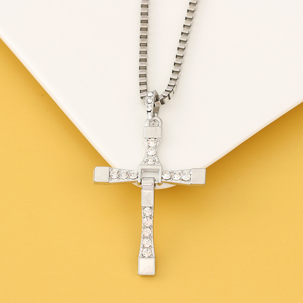 Fashion Punk Rhinestone Cross  - Men'S Fashion Model recensione e prezzo